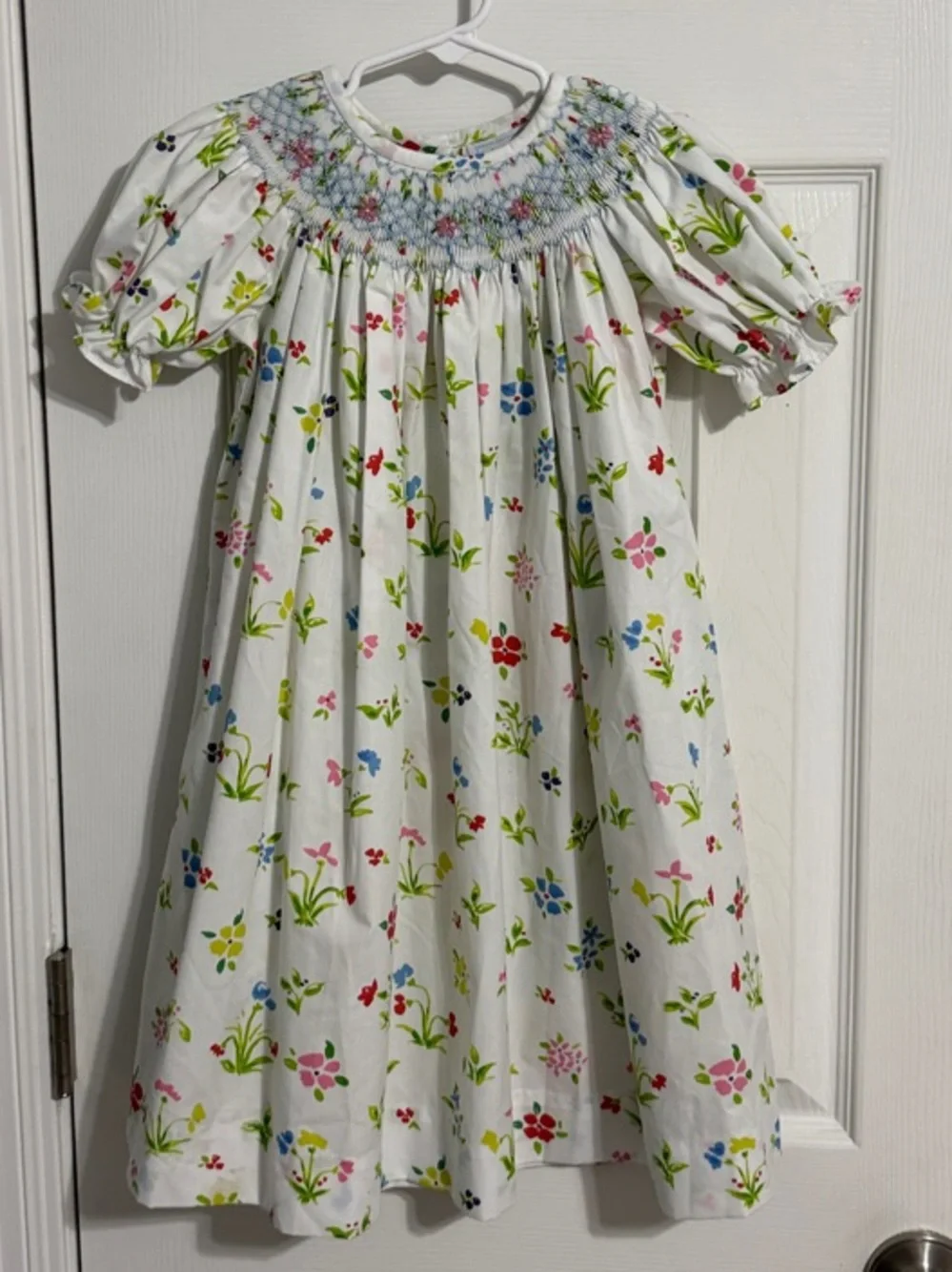 Little English White Floral Smocked Puff Sleeve Dress size 4